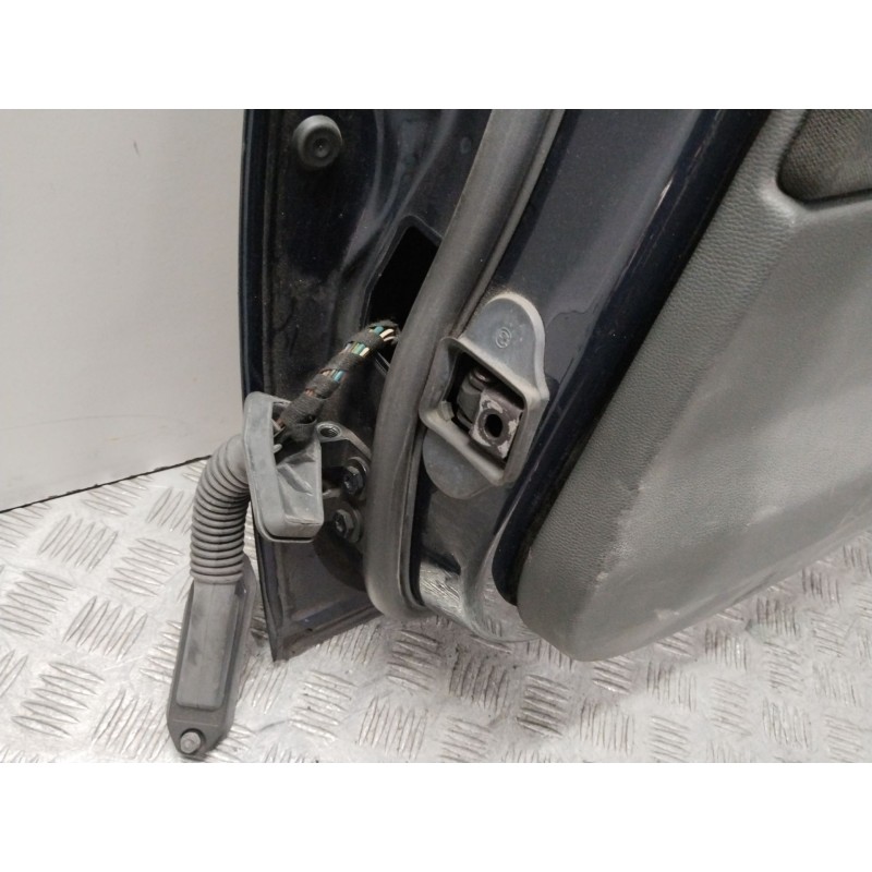 PUERTA TRASERA DERECHA AZUL  - imagen 4