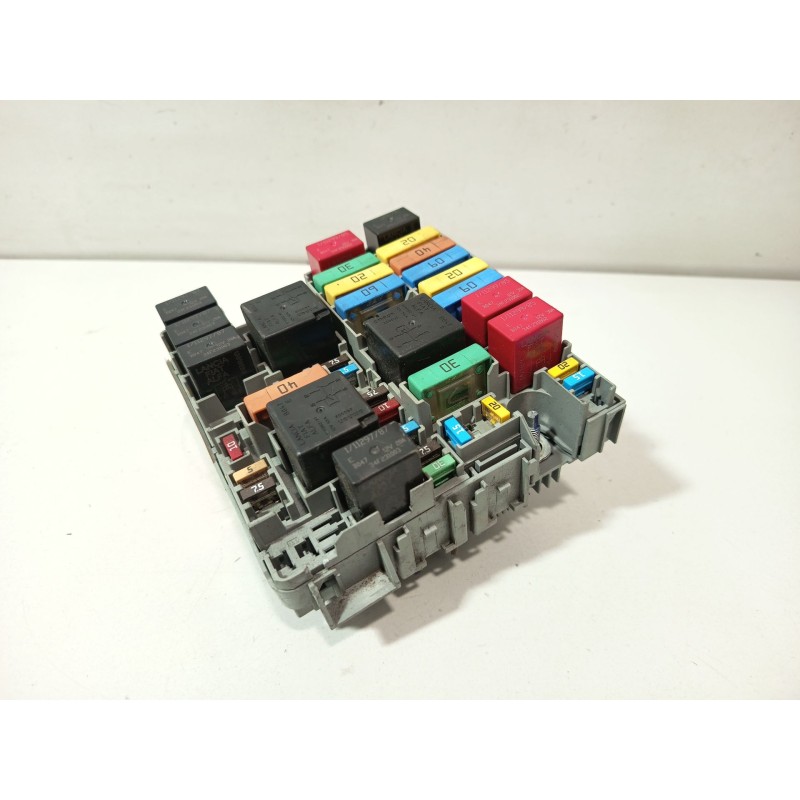 CAJA RELES / FUSIBLES 52028777  - imagen 2