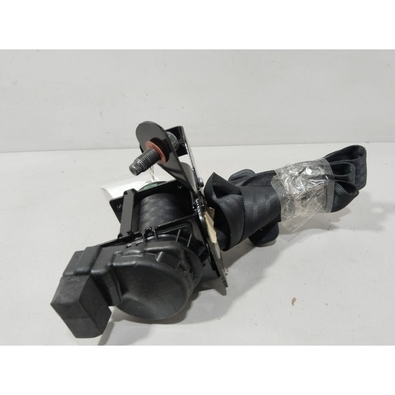 CINTURON SEGURIDAD TRASERO DERECHO 89820A6000RY  - imagen 2