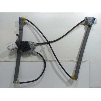 ELEVALUNAS DELANTERO DERECHO 400569T7 