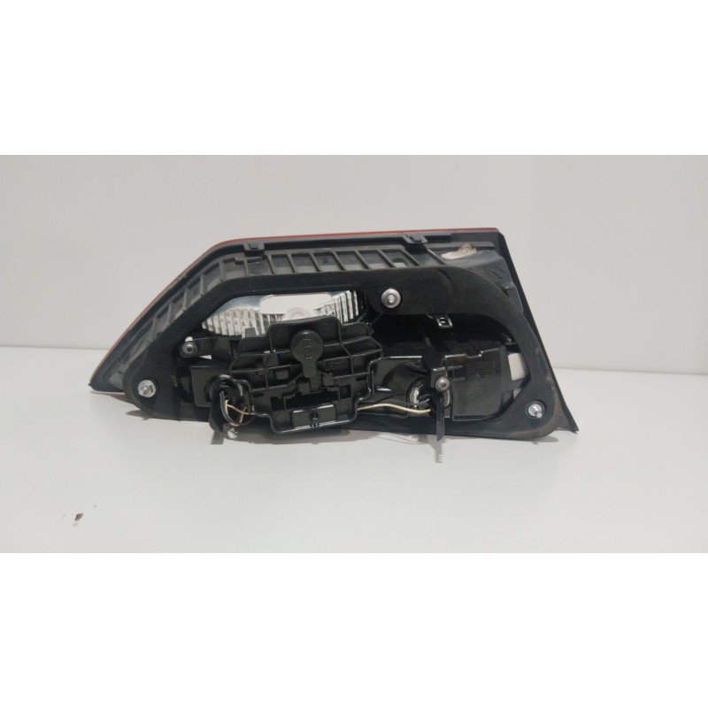 PILOTO PORTON TRASERO DERECHO 5F9945094  - imagen 4