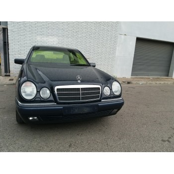 MERCEDES-BENZ CLASE E (W210) BERLINA
