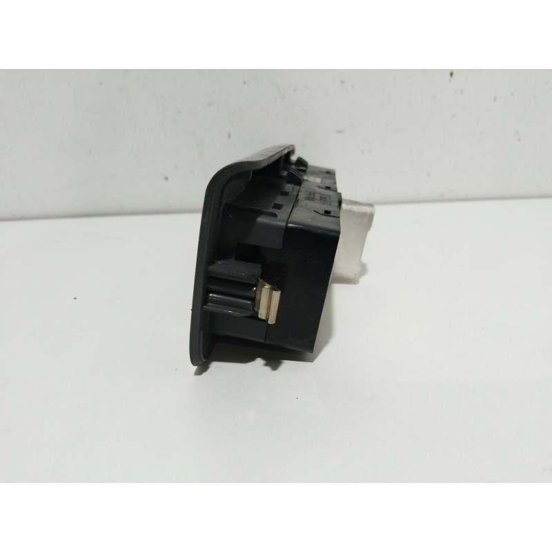 MANDO ELEVALUNAS DELANTERO IZQUIERDO 621W05560  - imagen 2
