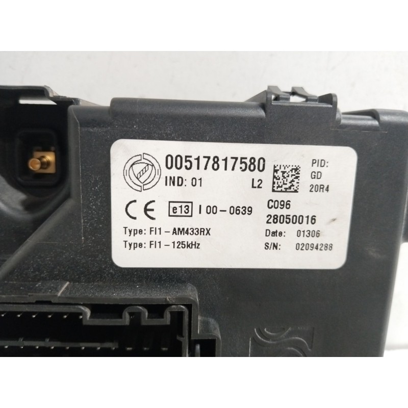 CAJA RELES / FUSIBLES 00517817580  - imagen 2