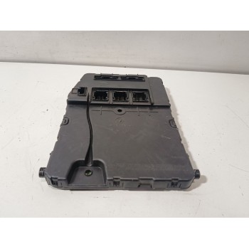 CAJA RELES / FUSIBLES 8200606826 