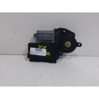 MOTOR ELEVALUNAS DELANTERO DERECHO 8E1959802G CONECTOR CONFORT 