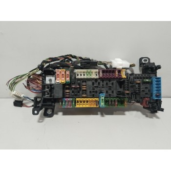 CAJA RELES / FUSIBLES A2465400240 