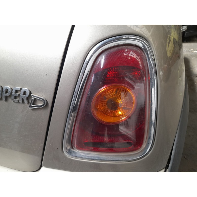 PILOTO TRASERO DERECHO 63212757010 