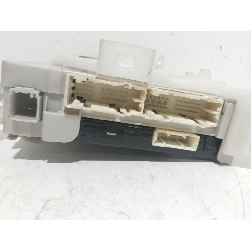 CAJA RELES / FUSIBLES 8922147110 8273047451 - imagen 4