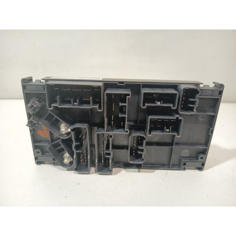 CAJA RELES / FUSIBLES 82241SC020  - imagen 4