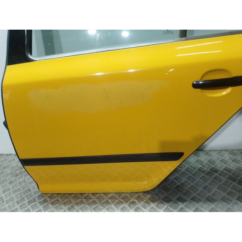 PUERTA TRASERA IZQUIERDA TAXI  - imagen 2