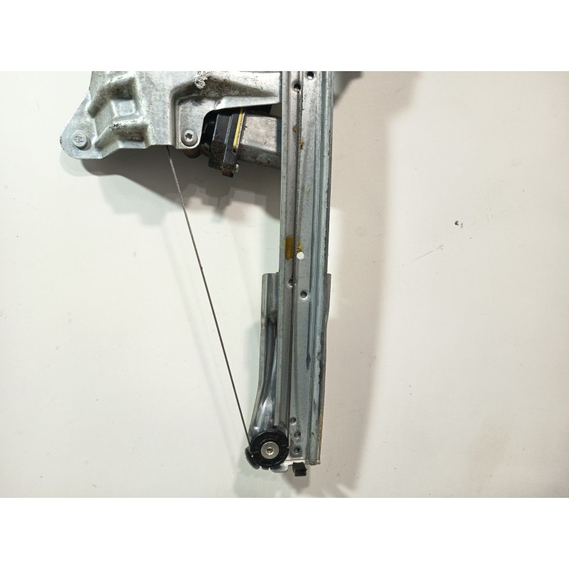 ELEVALUNAS DELANTERO DERECHO 807209299R  - imagen 2