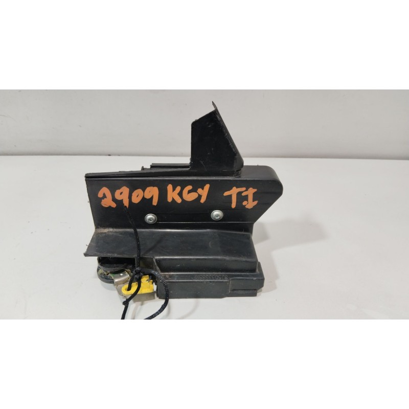 CERRADURA PUERTA TRASERA IZQUIERDA 825034213R  - imagen 1