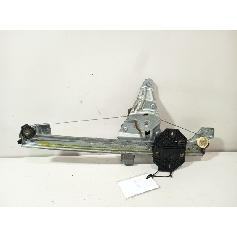 ELEVALUNAS TRASERO DERECHO 827206057R  - imagen 3