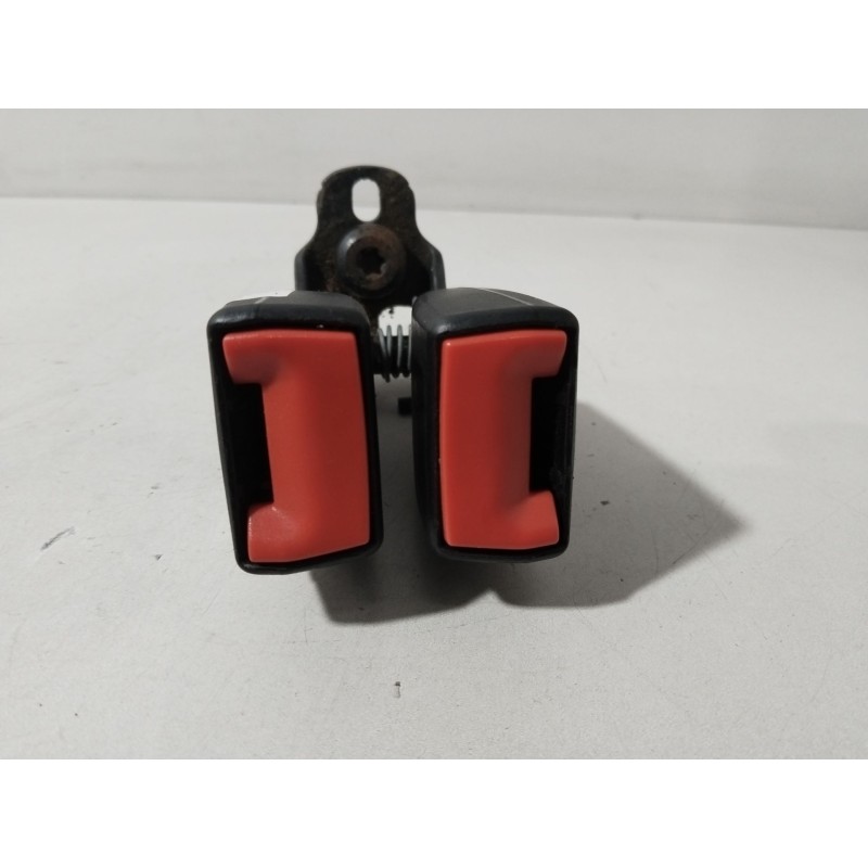 ANCLAJE CINTURON TRASERO MEDIO 4M51A613K21AA  - imagen 1