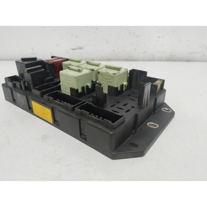 CAJA RELES / FUSIBLES YQE000350  - imagen 2