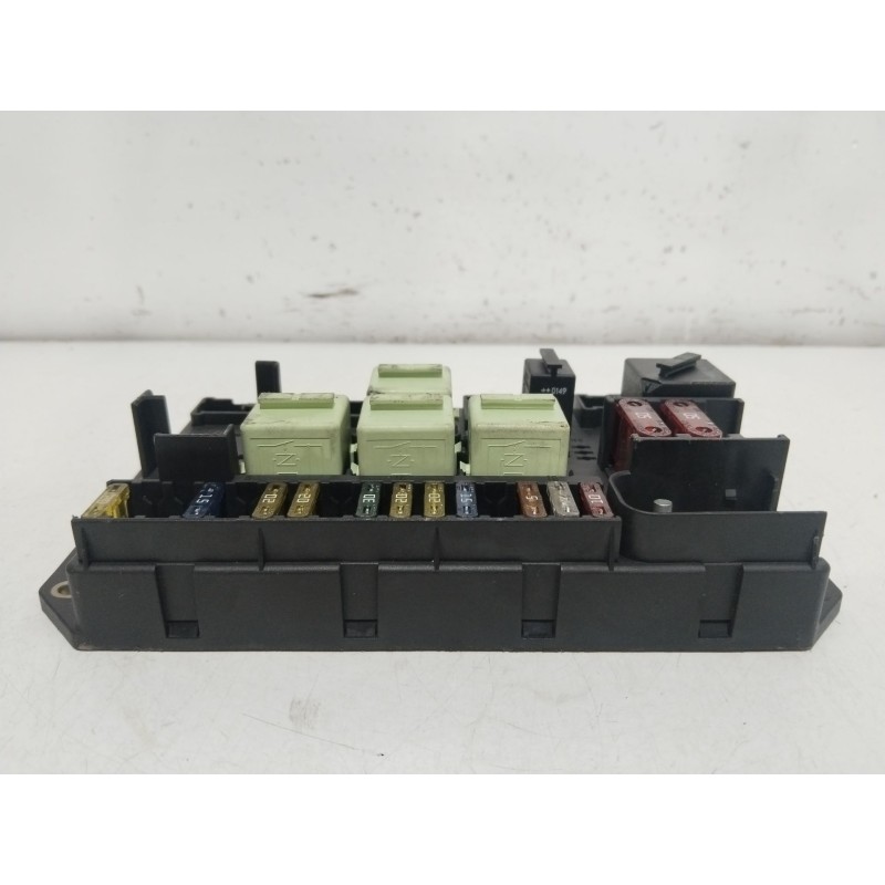 CAJA RELES / FUSIBLES YQE000350  - imagen 4