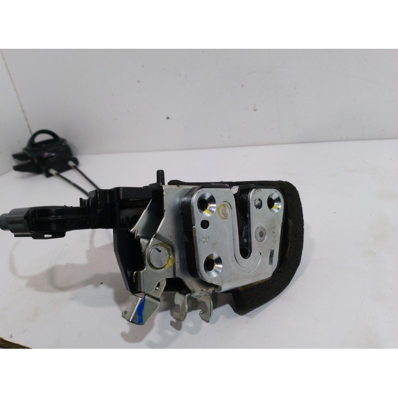 CERRADURA PUERTA TRASERA DERECHA 825001HD0C  - imagen 1