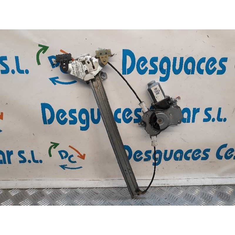 ELEVALUNAS TRASERO DERECHO 82700AV610  - imagen 2