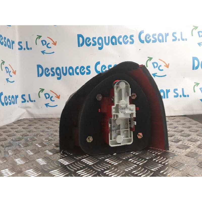 PILOTO TRASERO IZQUIERDO 8L0945095B  - imagen 2