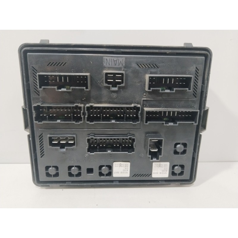CAJA RELES / FUSIBLES 8211021000  - imagen 4