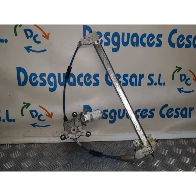 ELEVALUNAS DELANTERO DERECHO  - imagen 1