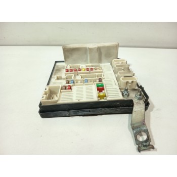 CAJA RELES / FUSIBLES 8200455424 
