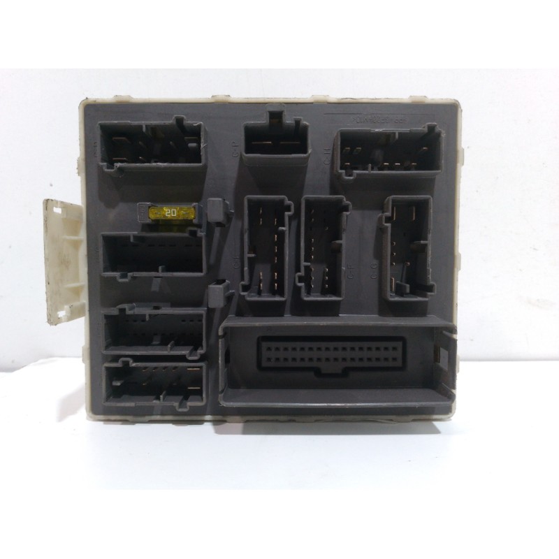 CAJA RELES / FUSIBLES 2T1T14A073BC  - imagen 2