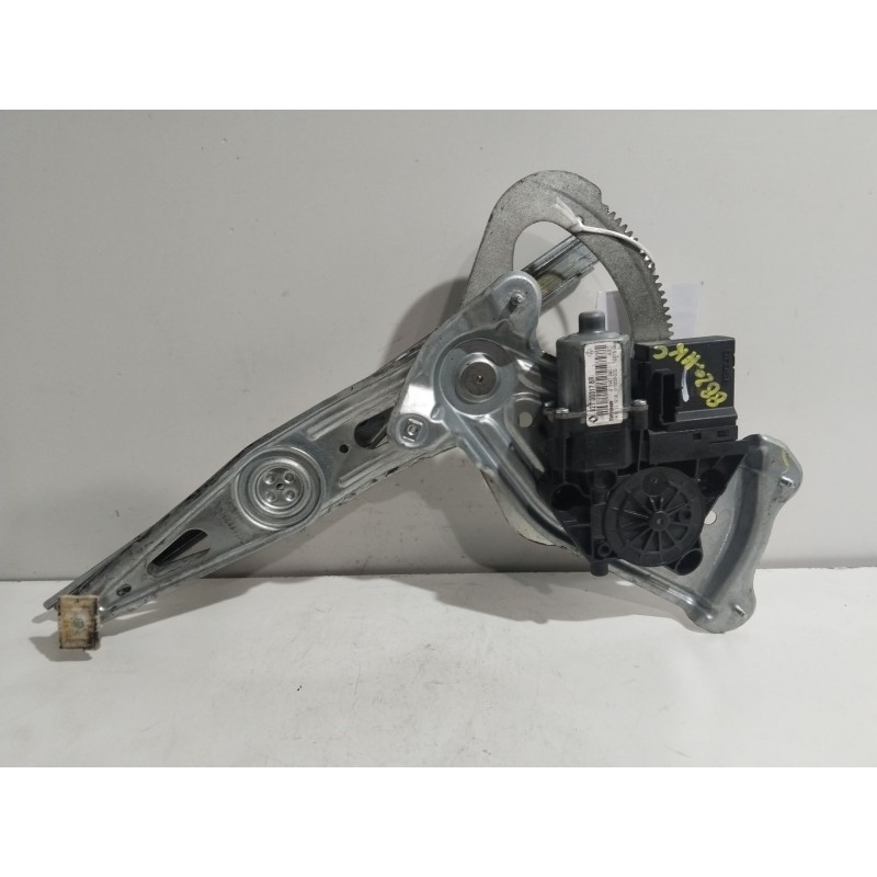 ELEVALUNAS TRASERO DERECHO 827303178R 185043 - imagen 1