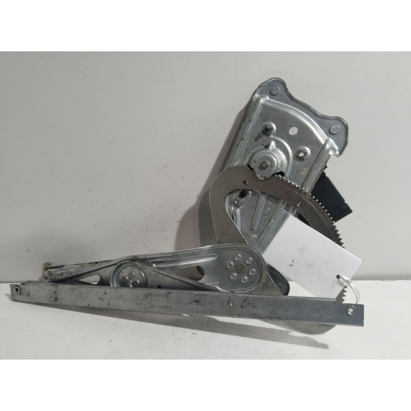 ELEVALUNAS TRASERO DERECHO 827303178R 185043 - imagen 4