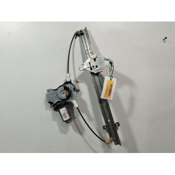 ELEVALUNAS TRASERO DERECHO 82700AV610 