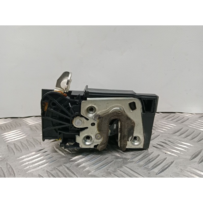 CERRADURA PUERTA TRASERA IZQUIERDA 825033052R  - imagen 1