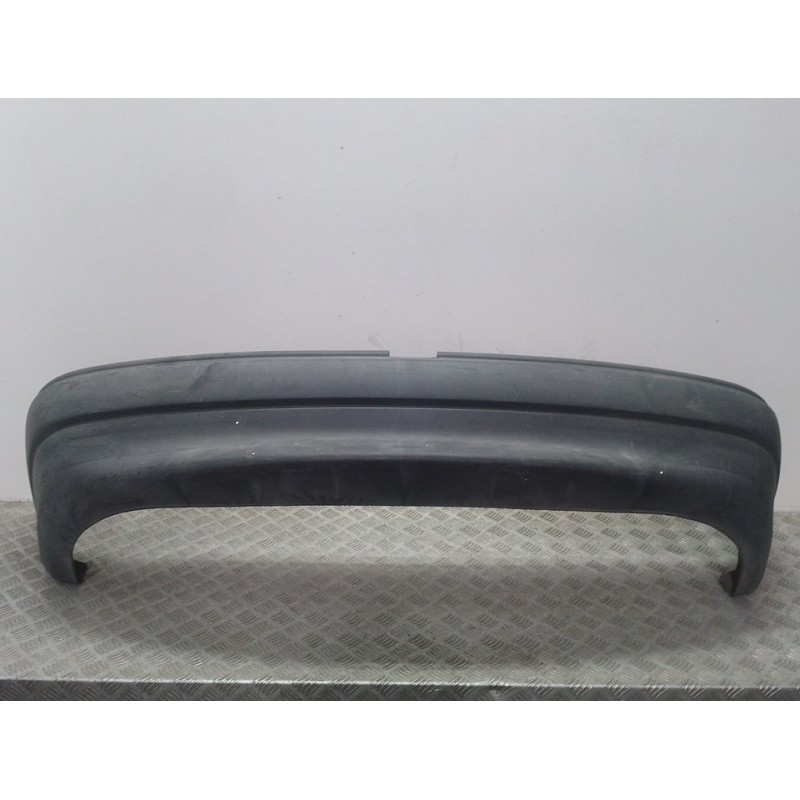 PARAGOLPES TRASERO NEGRO  - imagen 1