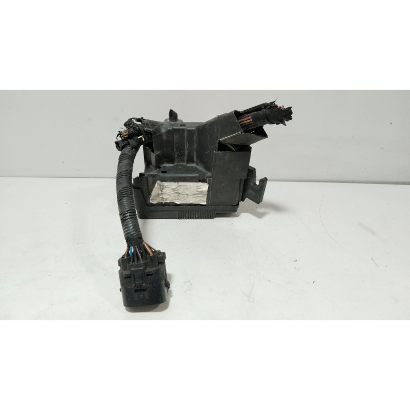 CAJA RELES / FUSIBLES 8V5114B144BA  - imagen 2