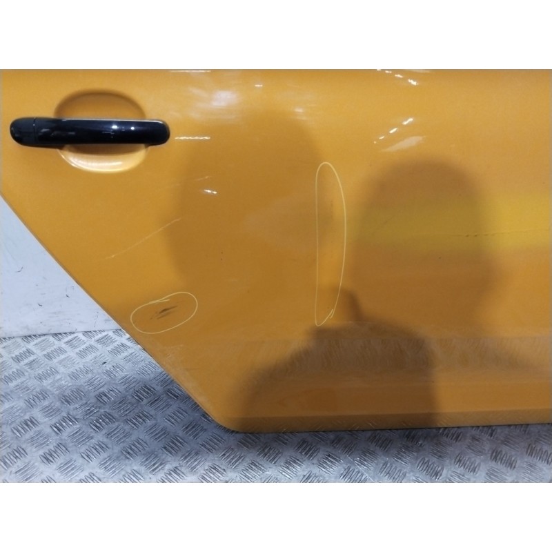 PUERTA TRASERA DERECHA 5JA833052C AMARILLO - imagen 2