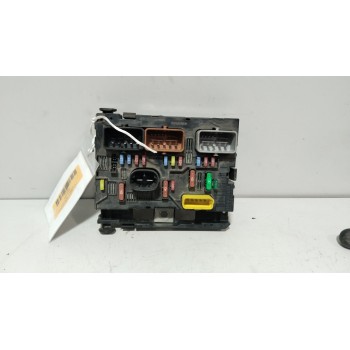 CAJA RELES / FUSIBLES 9664055680 6500FG 