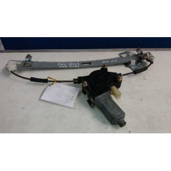 ELEVALUNAS TRASERO DERECHO 834021G010 