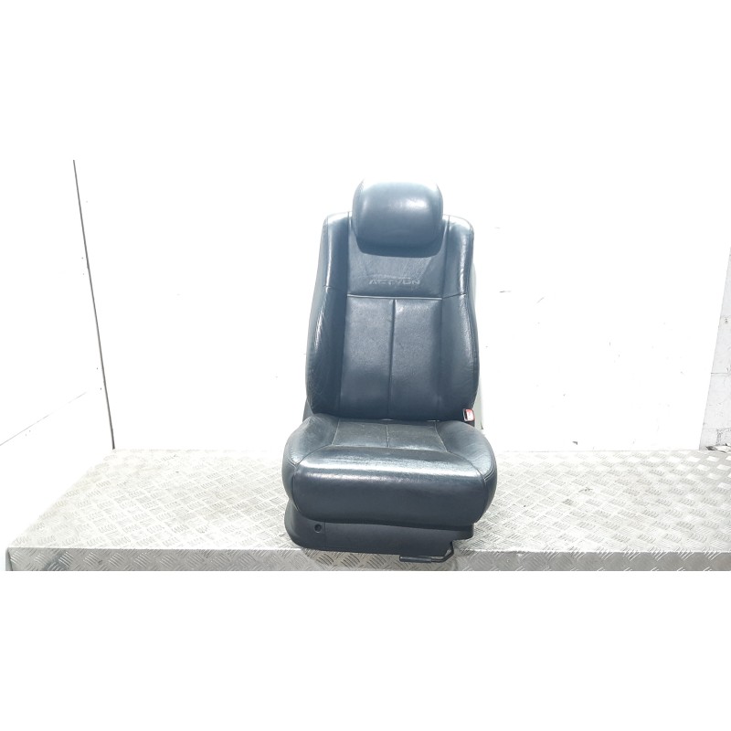 ASIENTO DELANTERO DERECHO NEGRO  - imagen 1