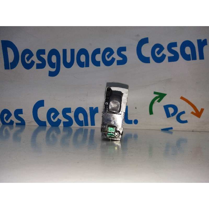 MANDO ELEVALUNAS DELANTERO DERECHO 30889753  - imagen 2