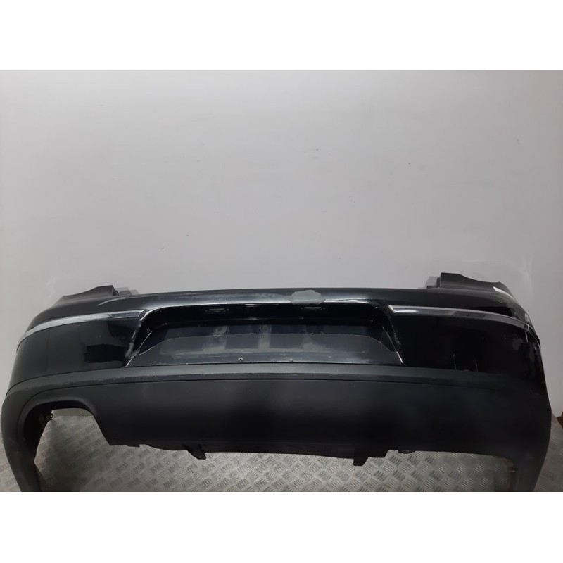 PARAGOLPES TRASERO NEGRO  - imagen 1