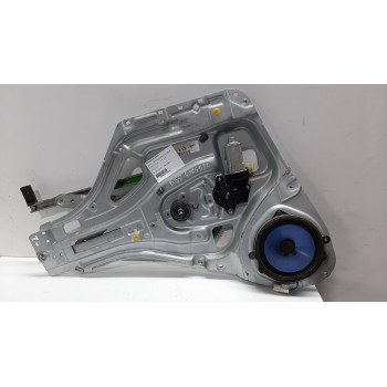 ELEVALUNAS DELANTERO IZQUIERDO 824031F010 