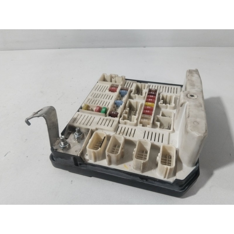 CAJA RELES / FUSIBLES 8200481866  - imagen 2