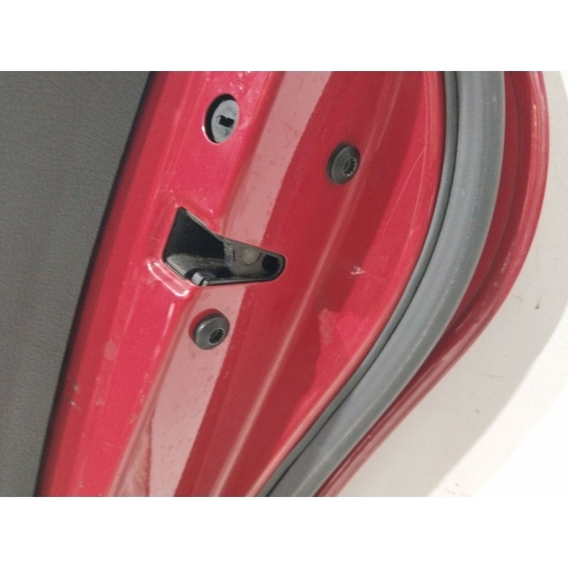 PUERTA TRASERA DERECHA 1T0833056R ROJO - imagen 4