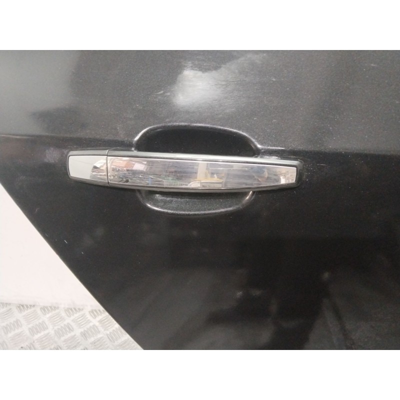 PUERTA TRASERA DERECHA 22796348 NEGRA - imagen 2