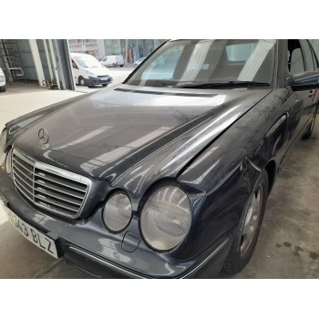 MERCEDES-BENZ CLASE E (W210) BERLINA