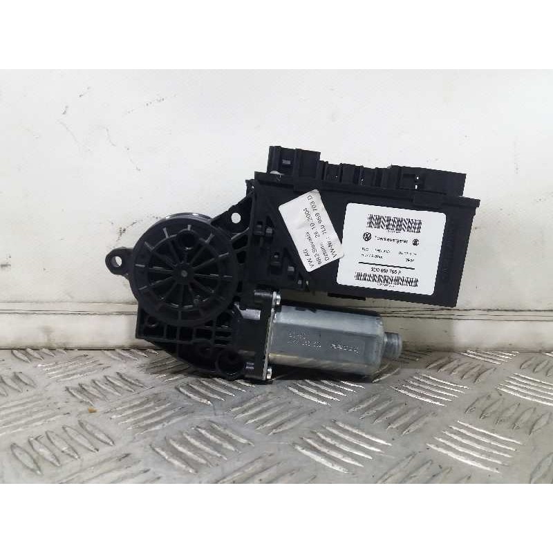 MOTOR ELEVALUNAS TRASERO IZQUIERDO 0130821765 3D0959795F  - imagen 2