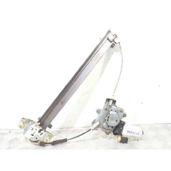 ELEVALUNAS DELANTERO IZQUIERDO 824031C010 