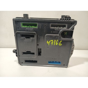 CAJA RELES / FUSIBLES 284B13640R 
