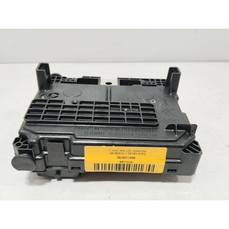 CAJA RELES / FUSIBLES 9667199780  - imagen 4