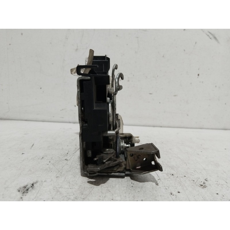 CERRADURA PUERTA DELANTERA DERECHA 8D1837016F  - imagen 3
